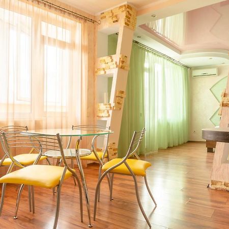 Big Studio Apartment Near River Mall Kijów Zewnętrze zdjęcie
