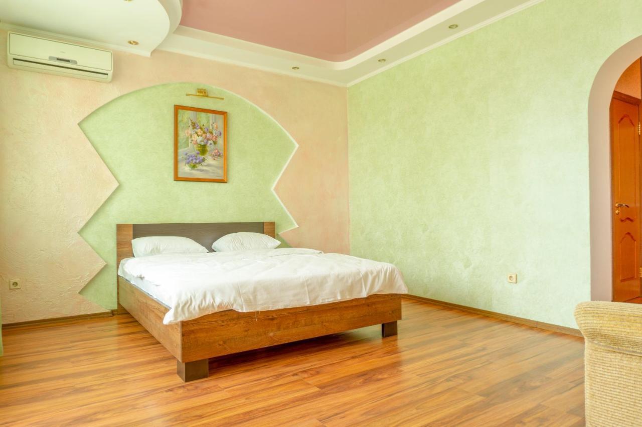 Big Studio Apartment Near River Mall Kijów Zewnętrze zdjęcie