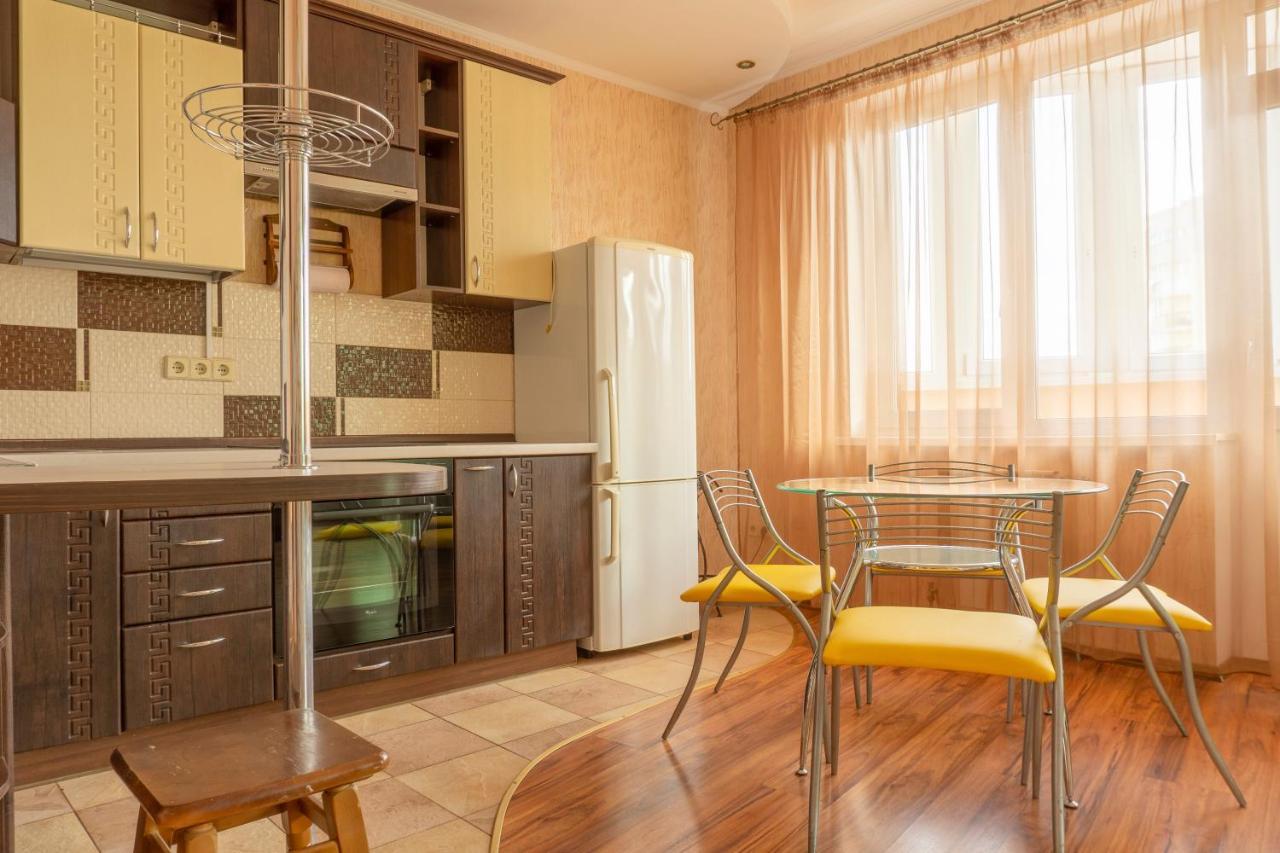 Big Studio Apartment Near River Mall Kijów Zewnętrze zdjęcie